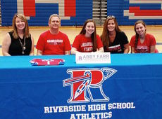  Abby Farr signed a grant-in-aid to play volleyball/ at Jacksonville (Ala.) State.
 