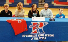 Elizabeth Standridge signed to play softball at Laurel University.
 