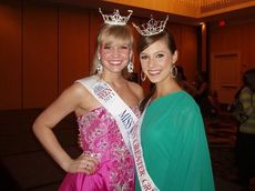 Sydney Sill and 2011 Miss South Carolina Teen Caitlyn Patton take time during the Miss South Carolina Forum to pose for a stunning photo.