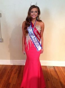 Bailey Jo Phillips was crowned Teen Miss Greer 2015, overall queen and color photogenic in the Little Miss South Carolina's Easley, Greer, Pickens County preliminary on Monday.
 