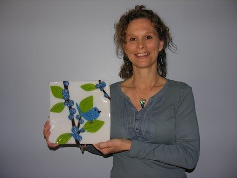 Tess Jones Glass designs are colorful and vibrant. Her mother's passion for gardening and flowers influenced Tess.