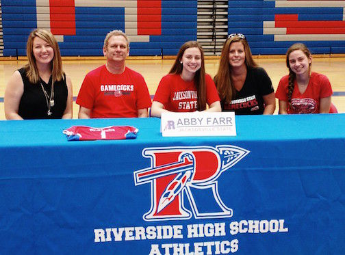  Abby Farr signed a grant-in-aid to play volleyball/ at Jacksonville (Ala.) State.
 