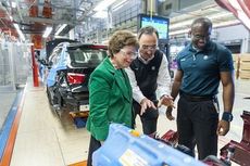 U.S. Deputy Secretary of Commerce Rebecca Blank toured the X3 assembly line at the BMW Manufacturing Co. plant in Greer.