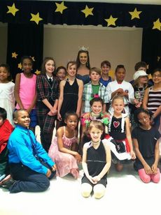 Miss Greater Greer Teen Sydney Sill visits students at Brushy Creek Elementary School.