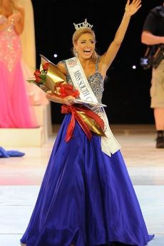 Miss Greater Easley Hope Harvard was crowned Miss South Carolina Teen 2014 Friday night in Columbia.
 