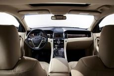 The knock on the sedan has been that the interior, while luxurious, is too confining for the driver and front-seat passenger given the Taurus’ large-sedan status.