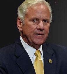 South Carolina Governor Henry McMaster issued Monday a work-to-home order to keep residents away from each other and from catching the coronavirus (COVID-19). 
 